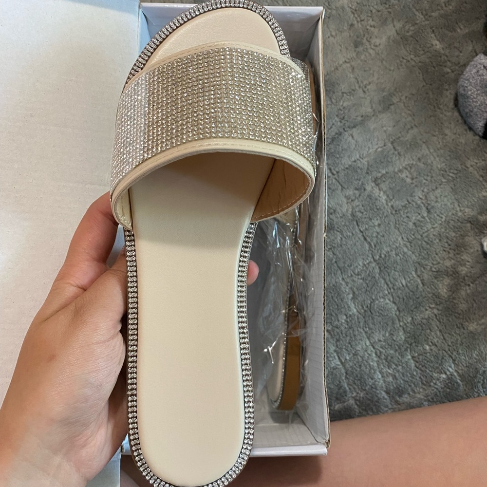 Never worn sandals size 40